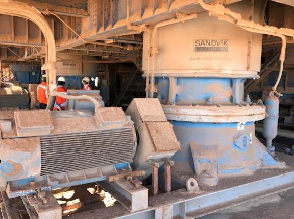 2 Units - SANDVIK Model H6800-MF/B/MF cone crusher tertiary, with motor and electric system and hydraulic system.